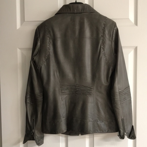 Danier Leather Jacket; Italian Leather; Lightly Distressed; Moto Style; Size XS - Picture 4 of 16